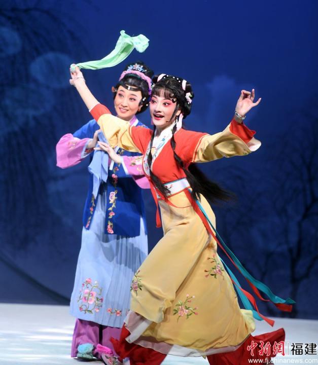 新版传统闽剧《荔枝换绛桃》演出现场。记者刘可耕 摄 新版传统闽剧《荔枝换绛桃》演出现场。记者刘可耕 摄