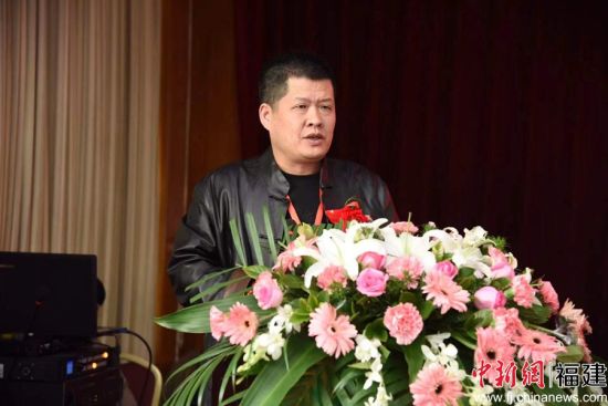 福建省收藏家协会会长周野致辞。