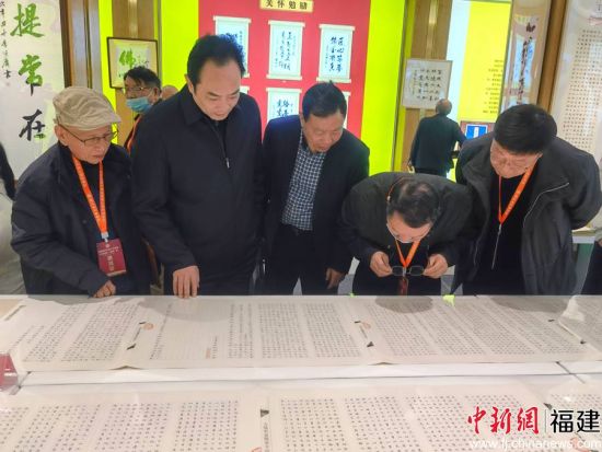 图为展览现场。 图为展览现场。