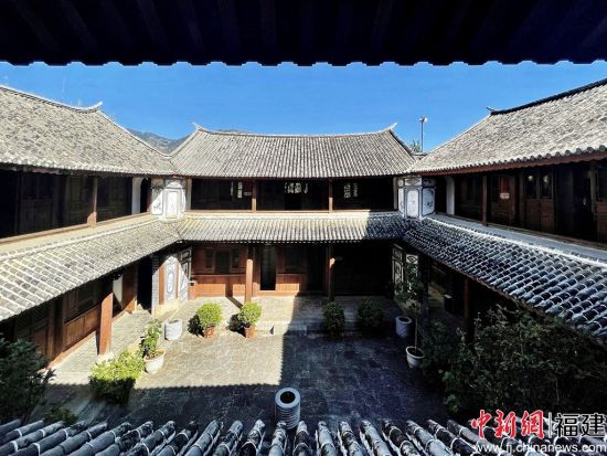 “中国华侨国际文化交流基地”梁金山故居。吕巧琴 摄