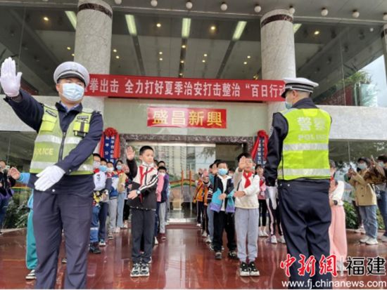 图为交通安全系列研学活动现场。 图为交通安全系列研学活动现场。