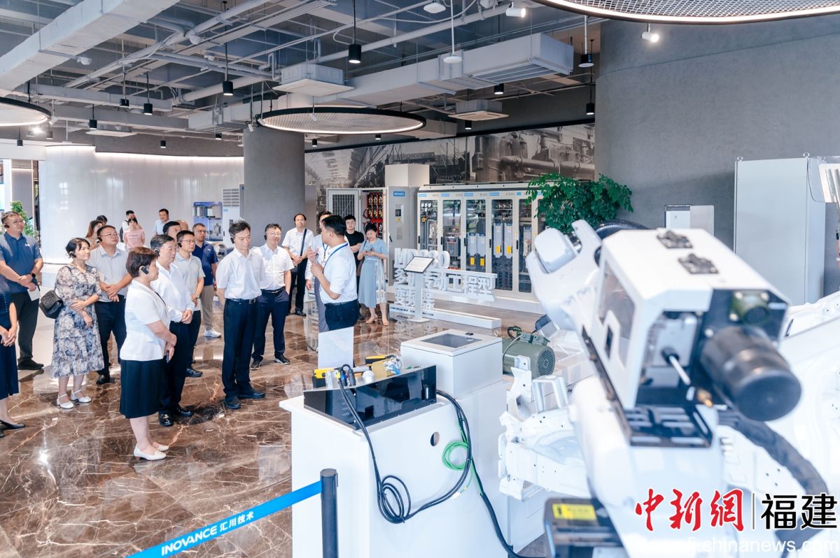 招商代表团一行参访苏州汇川技术有限公司。李南轩 摄